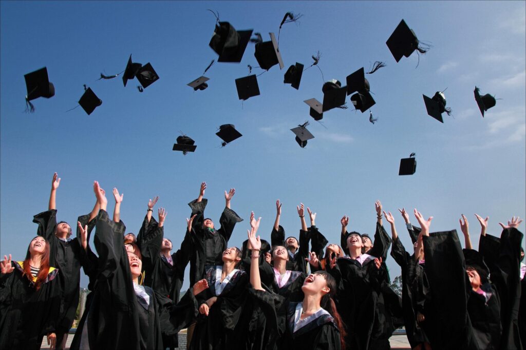 5 Ways Students Can Manage their Debt
